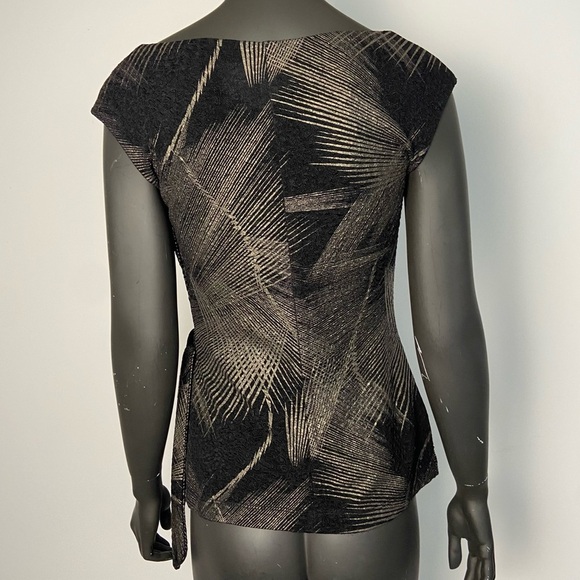 ⚪️ Frank Lyman / gold black design with faux twist tie cap sleeevs - Picture 2 of 10